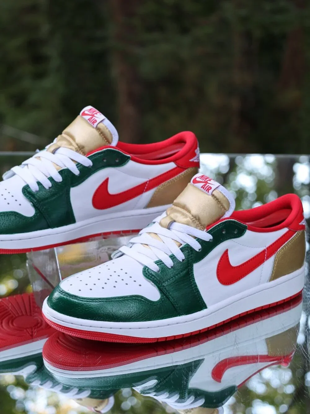 Air Jordan 1 Retro Low OG Red Green Gold
